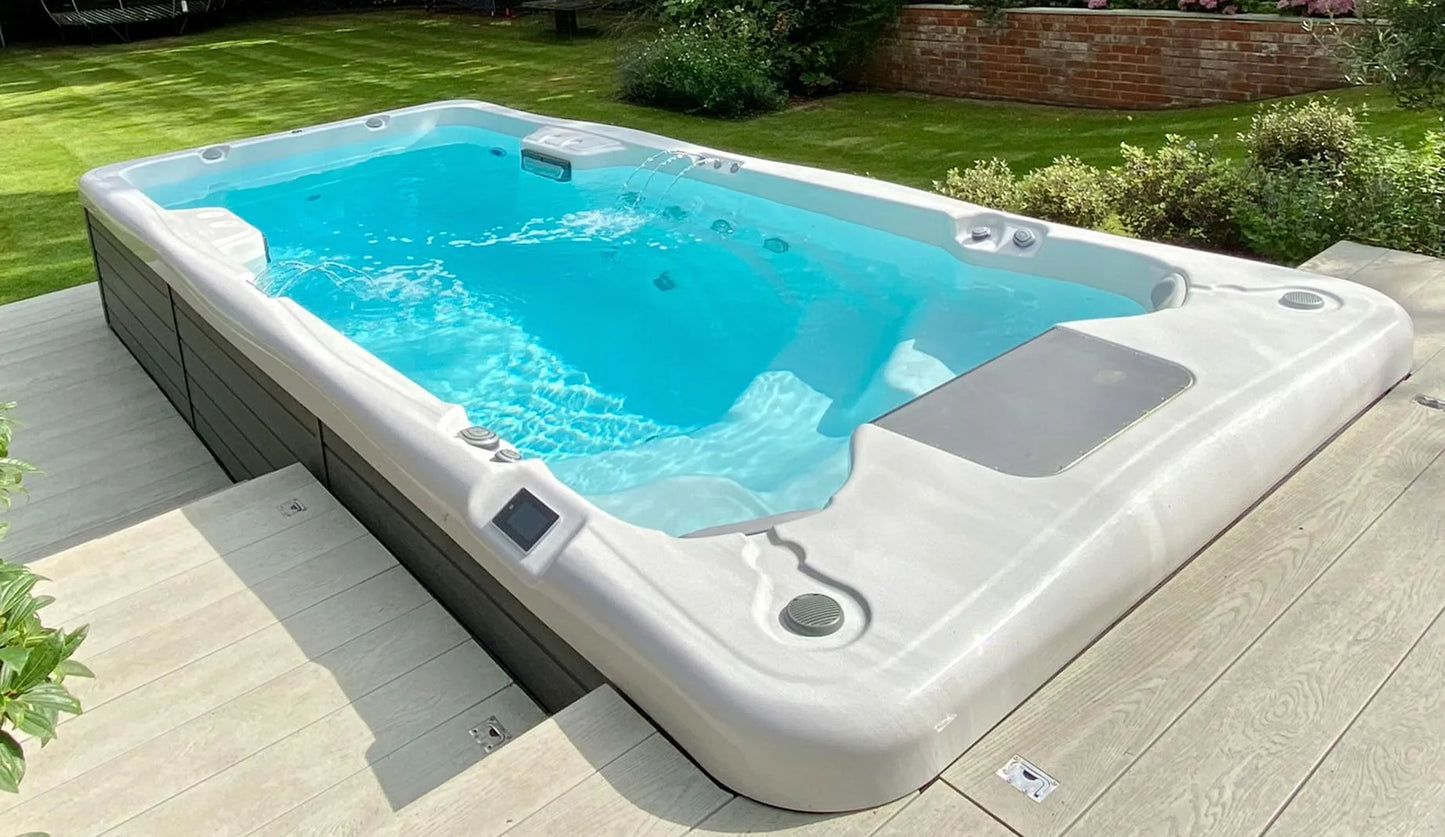 Amazonas W-Flow swim spa