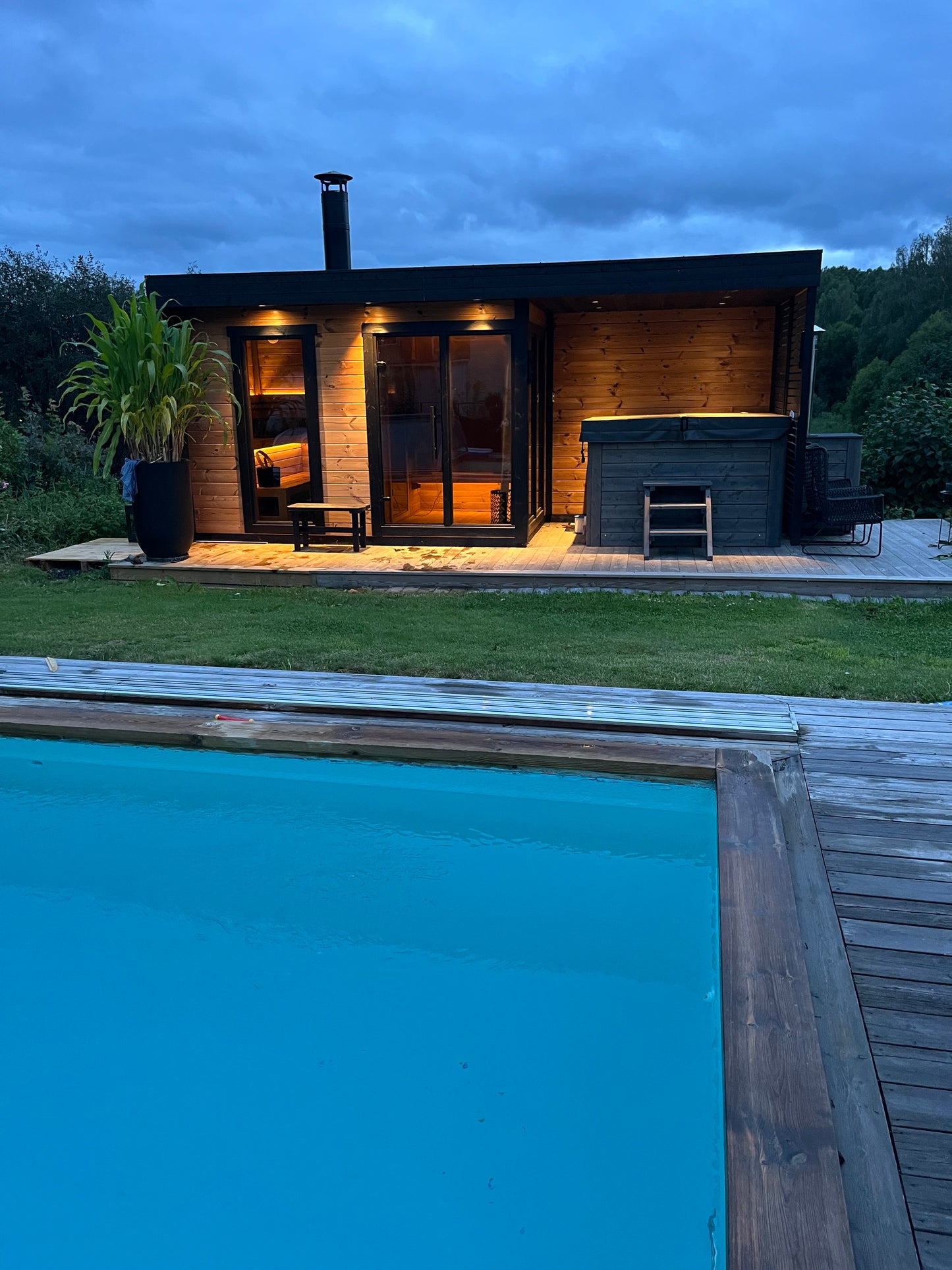 Leil® Patio L Plus - outdoor sauna for 5 people