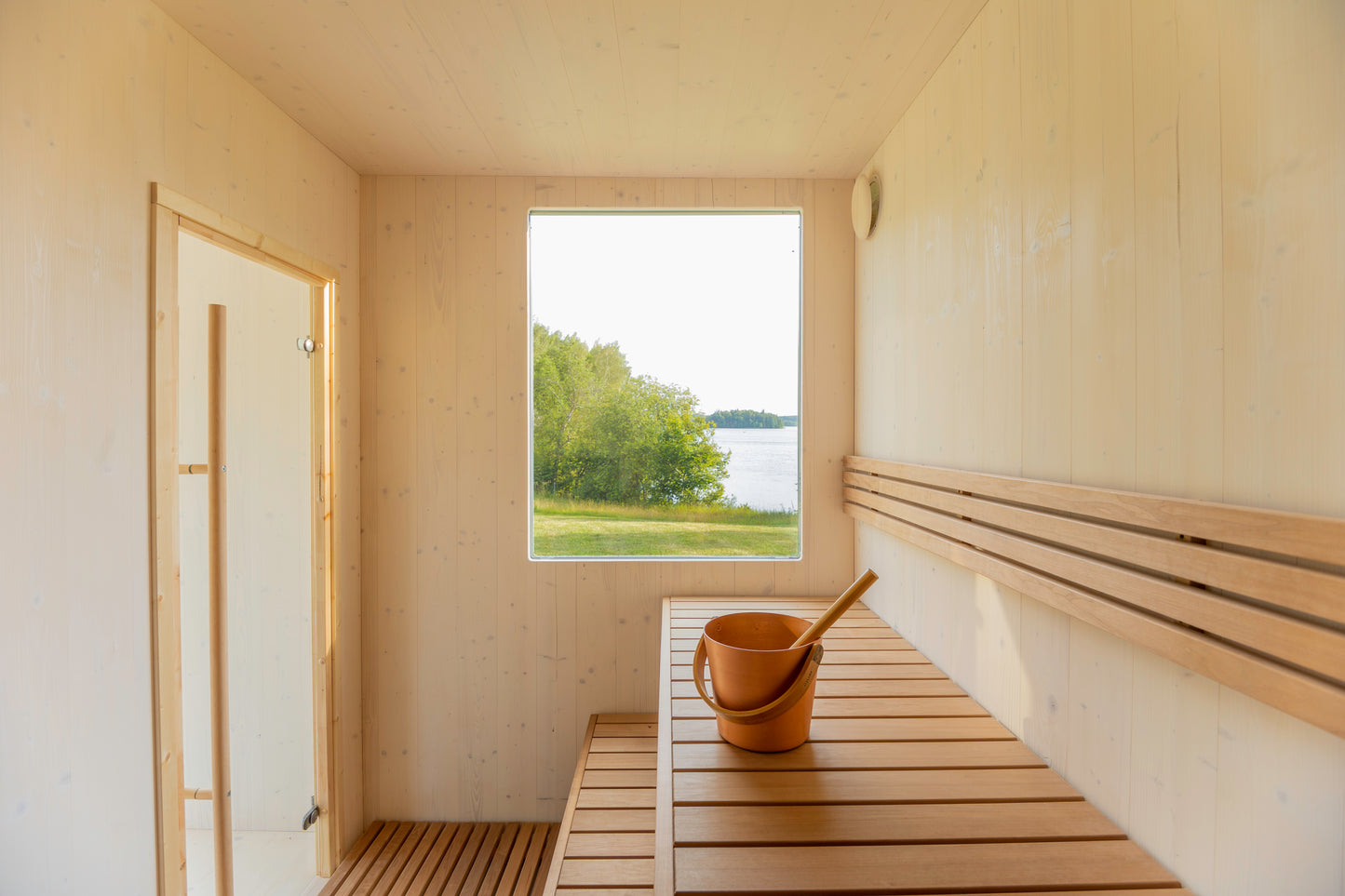 Davos – āra sauna 4–6 personām ar izvēles dušas un tualetes telpu