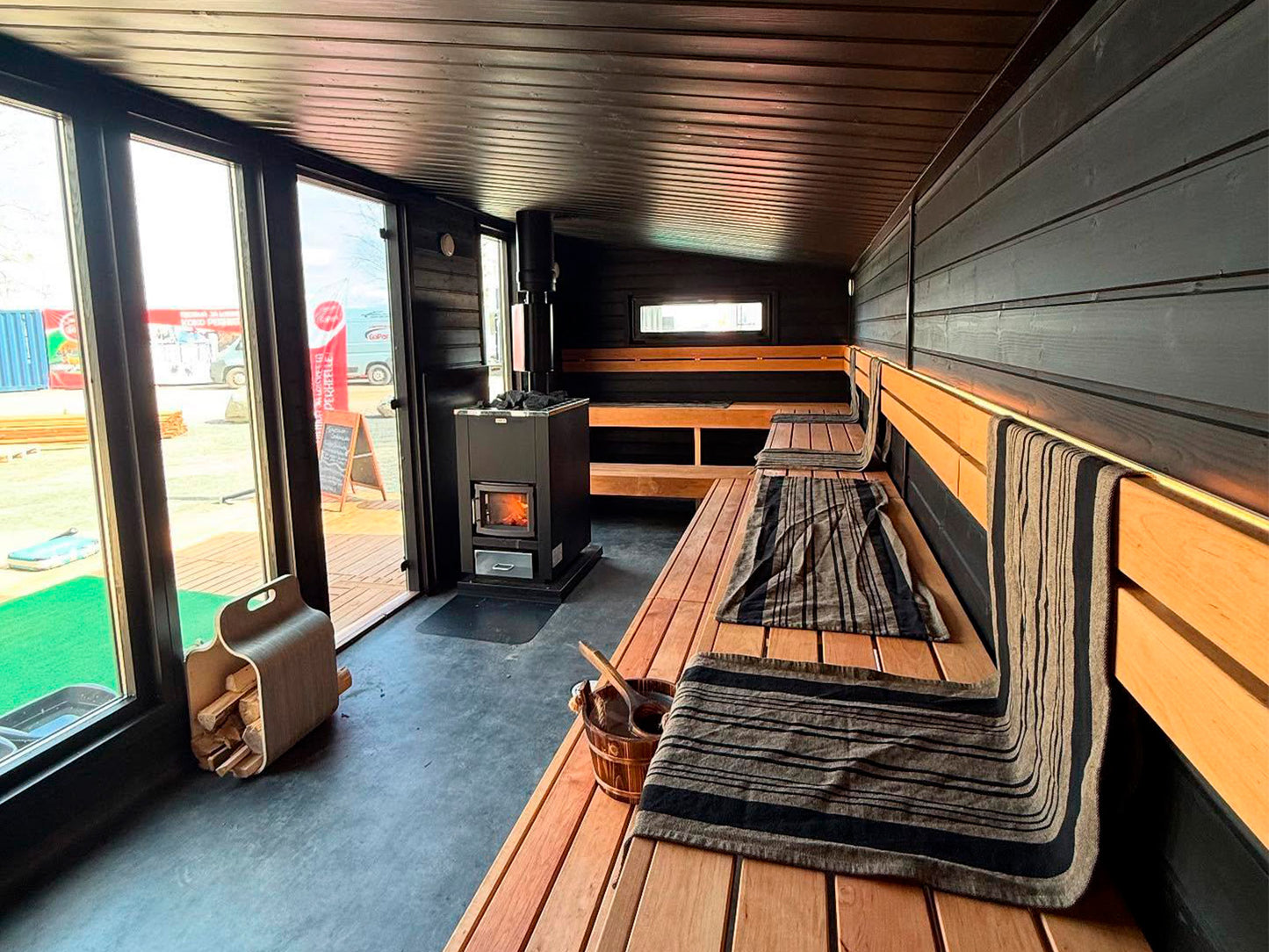 Lapelland XL - Mobile sauna with room for up to 25 people